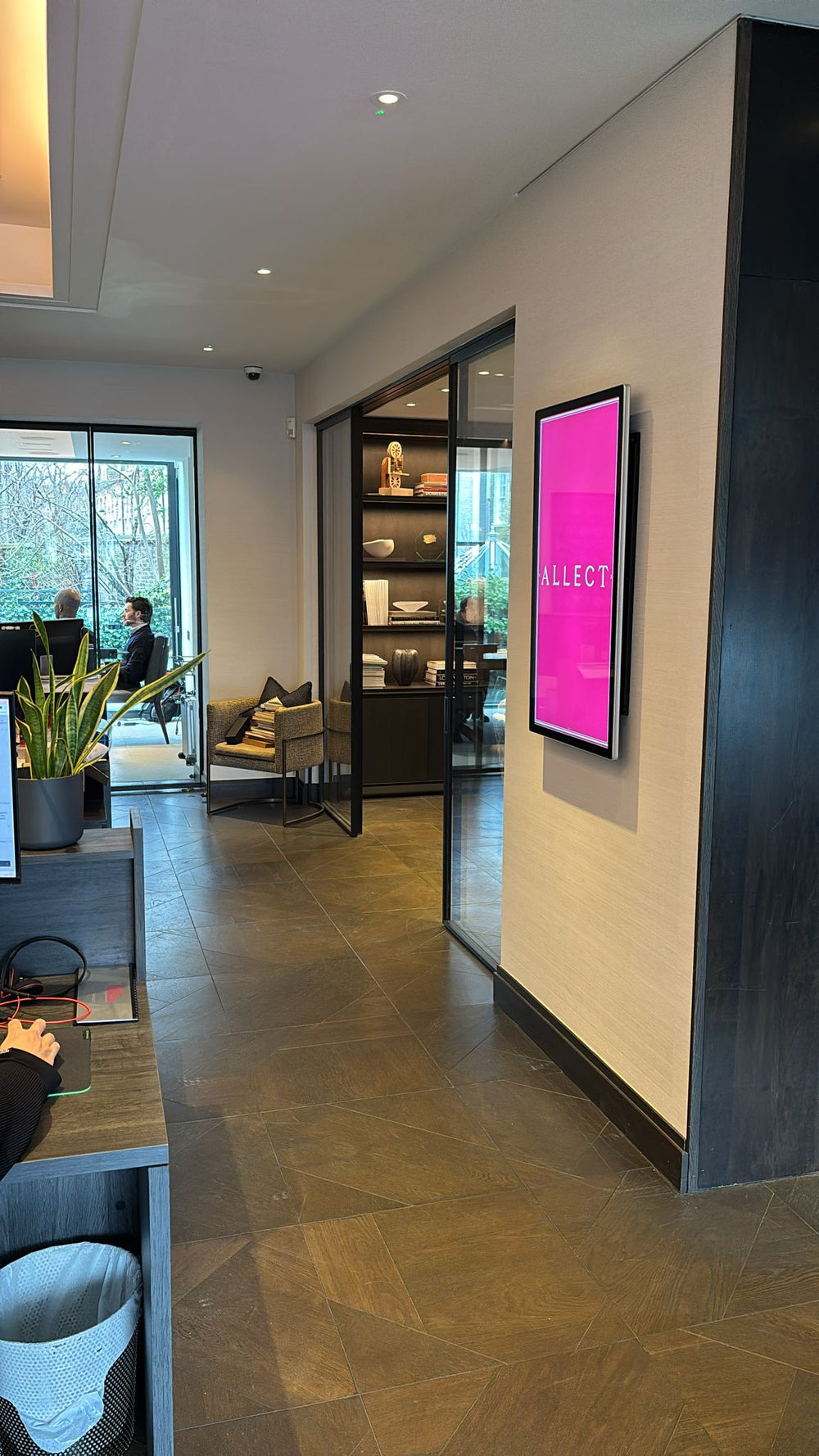INDOOR DIGITAL POSTER ADD VISION
