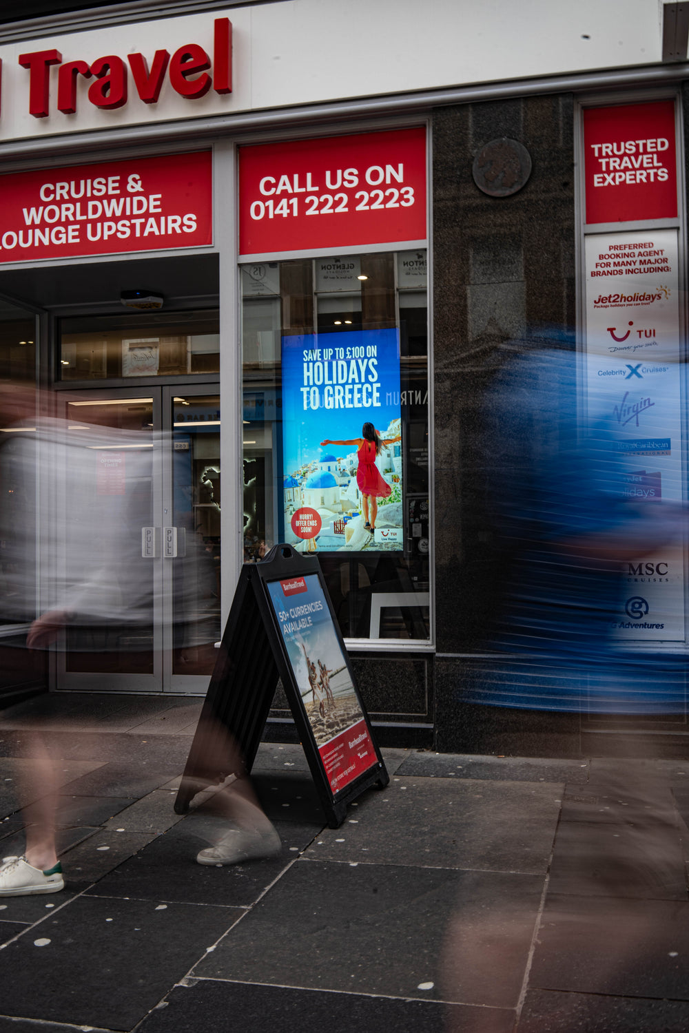 WINDOW DIGITAL SIGNAGE ADD VISION