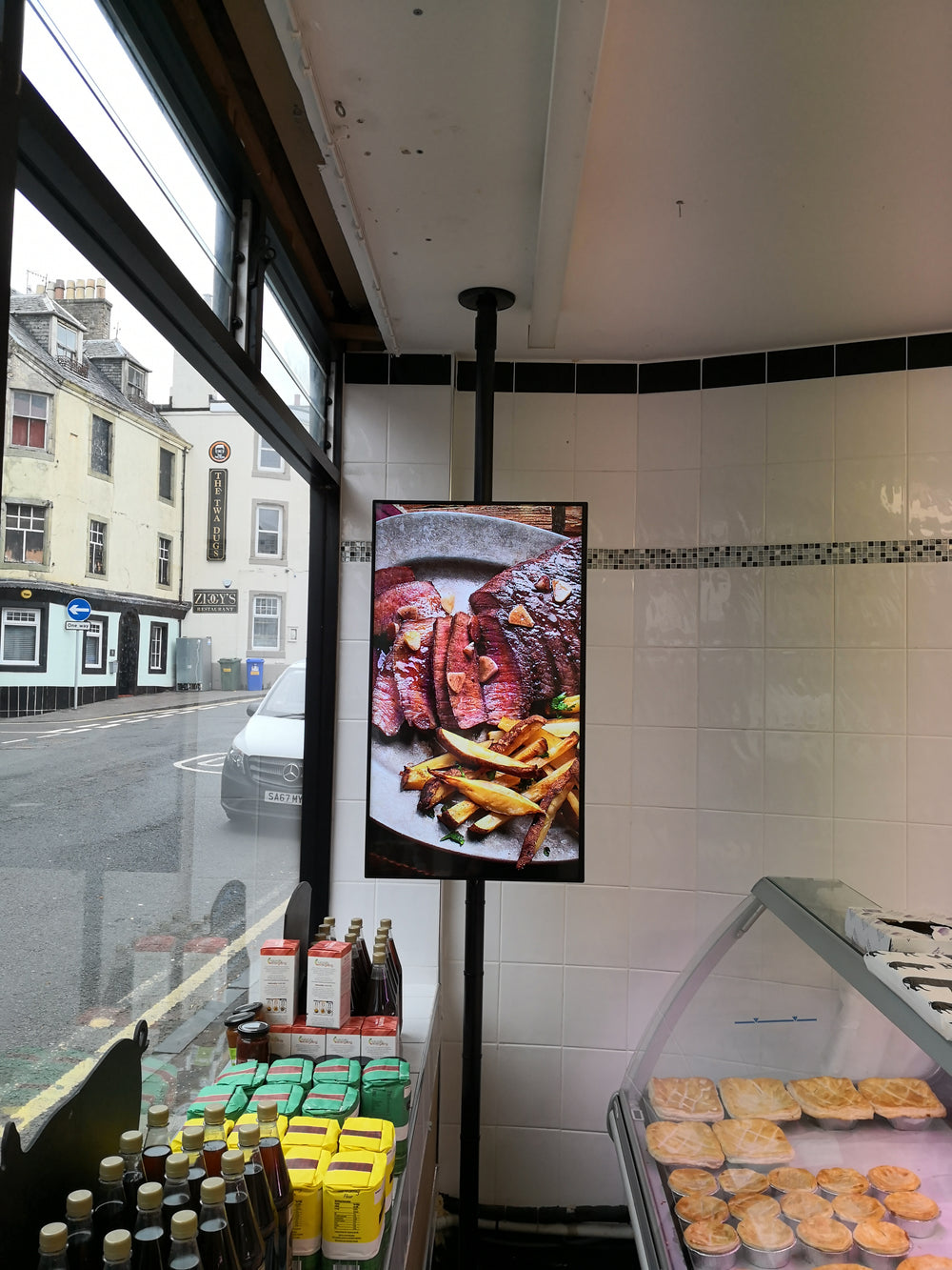 WINDOW DIGITAL SIGNAGE ADD VISION