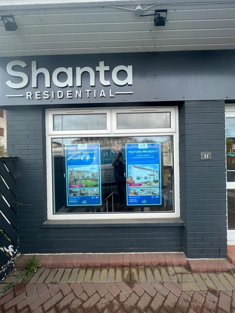 WINDOW DIGITAL SIGNAGE ADD VISION